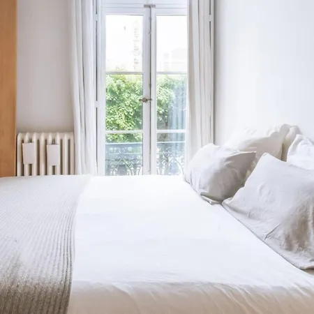 Bright&spacious 1bd